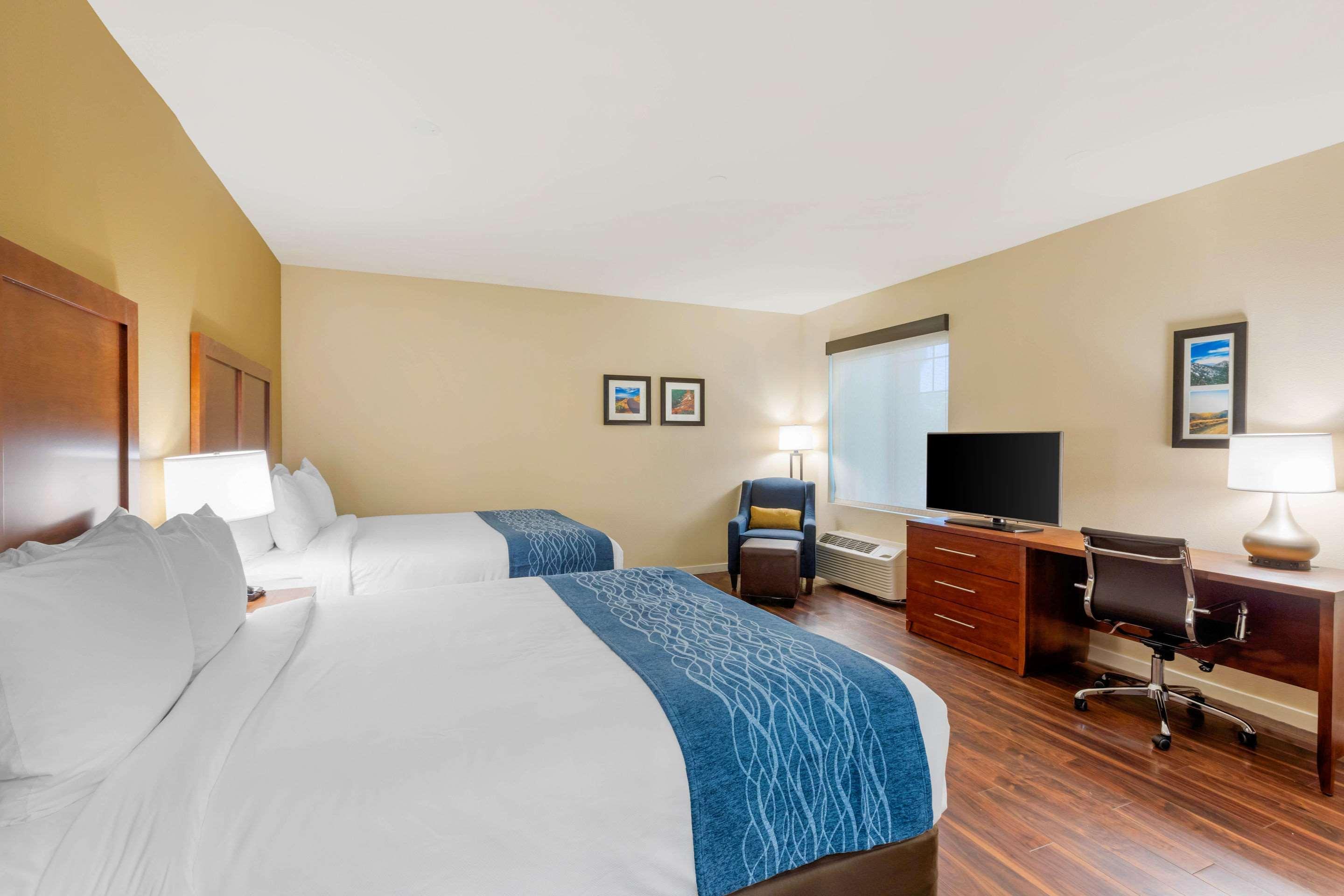 Comfort Inn & Suites Near Ontario Airport Exterior foto